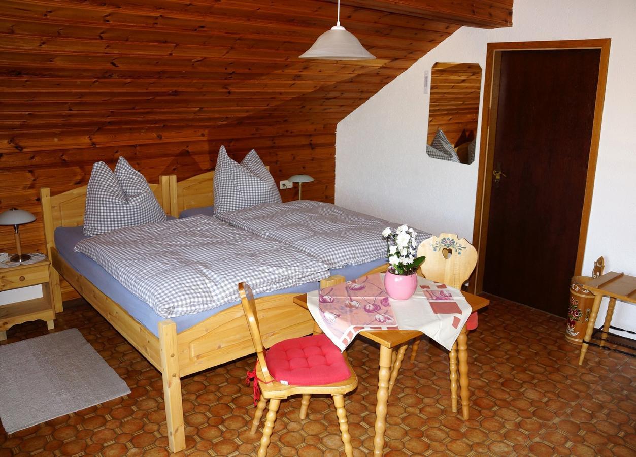Hotel Garni Berghof Heigenbruecken Екстер'єр фото